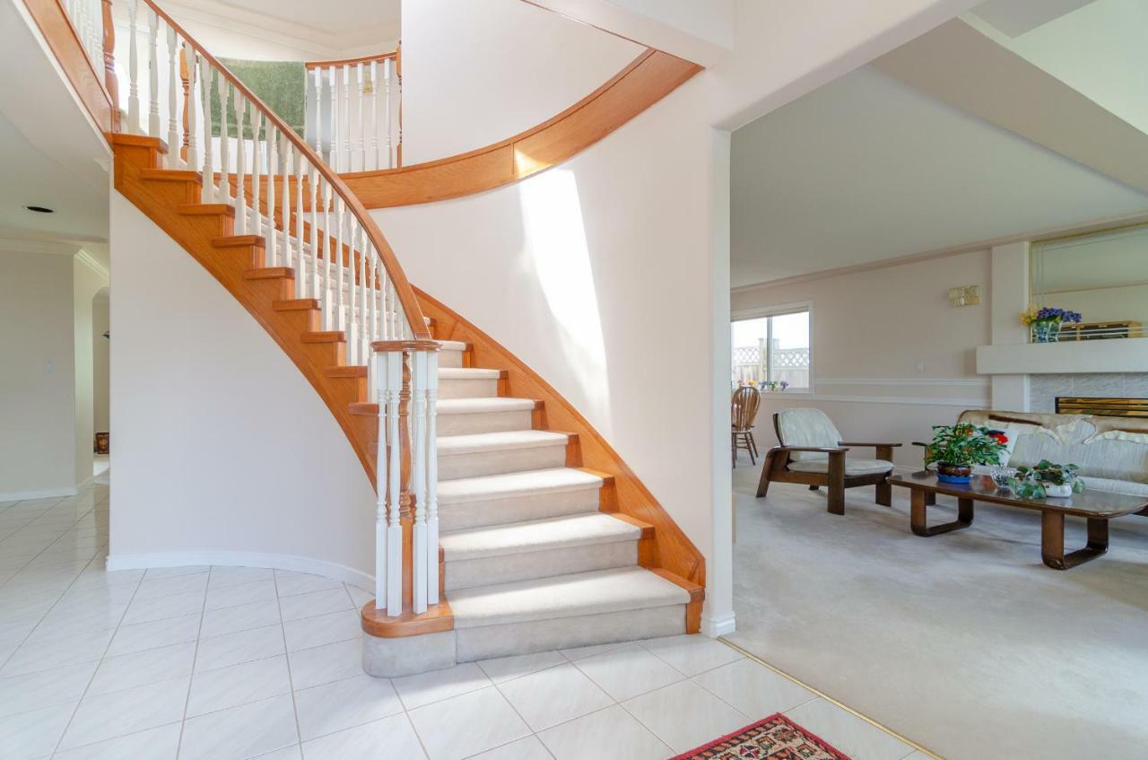 Great Guest Suite In A Gorgeous House New Westminster Ngoại thất bức ảnh